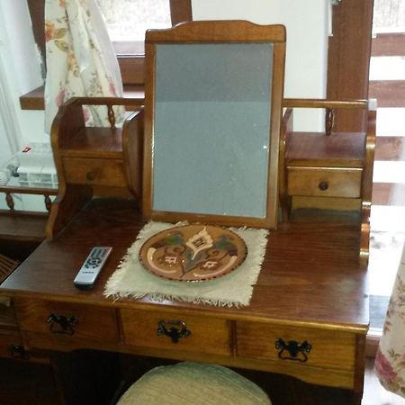 La Buni Buşteni Camera foto