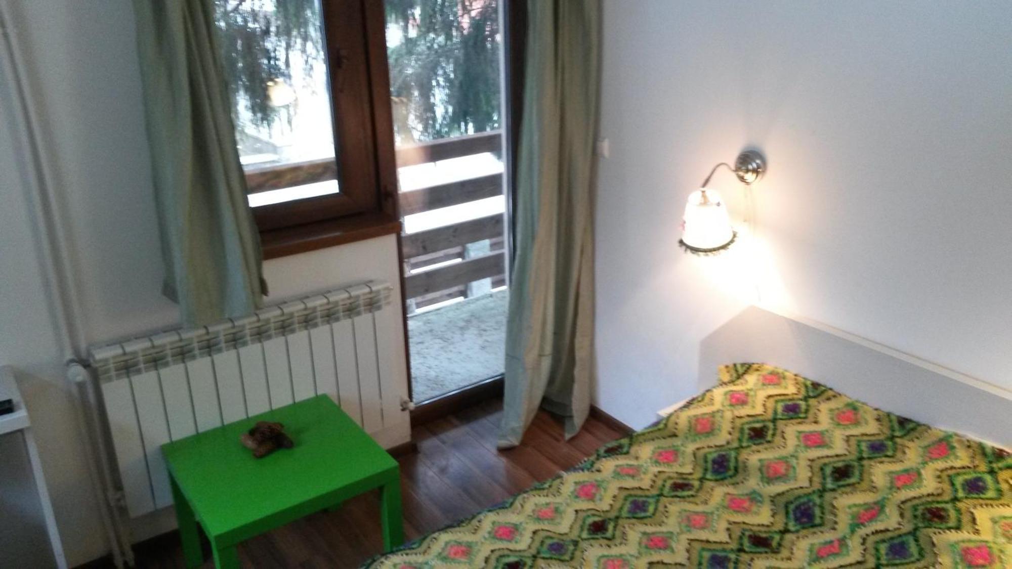 La Buni Buşteni Camera foto
